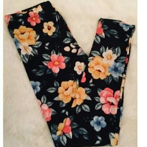 NWT PLUS Hawaiian flower leggings